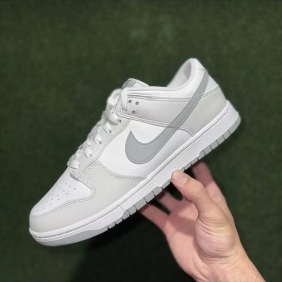 Summit White/Platinum Tint-White-Light Smoke GreyStyle Code: DV0831-106 sz 10